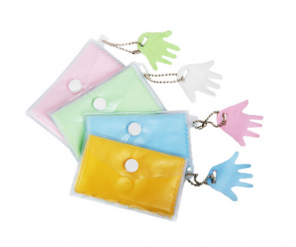 Салфетка для очков в упаковке с брелком